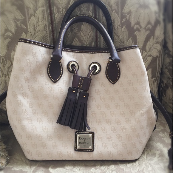 Authentic *Brand New* Dooney and Bourke Handbag - Picture 3 of 4